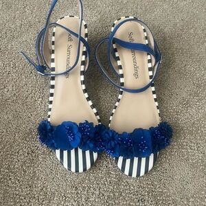 Soft surrounding blue floral sandals!